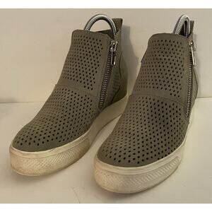 EUC Steve Madden Sz 6.5 Gray Suede Laser Cut Wedgie Double Zip Shoe